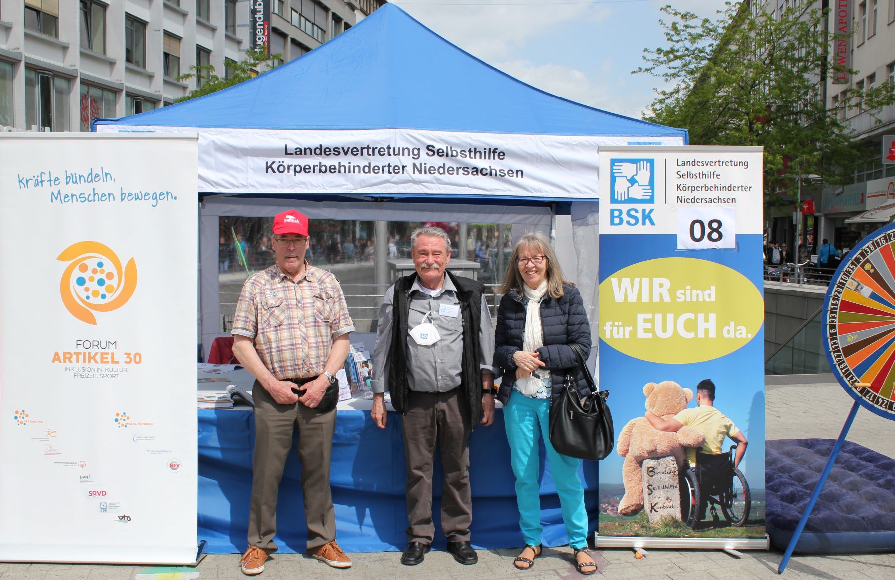 v.l.n.r,Wolfgang Schulz, Hans-Werner Eisfeld und Ulrike Ernst (Fotohinweis: Sacia Meghriche/ Hannah Dommes)