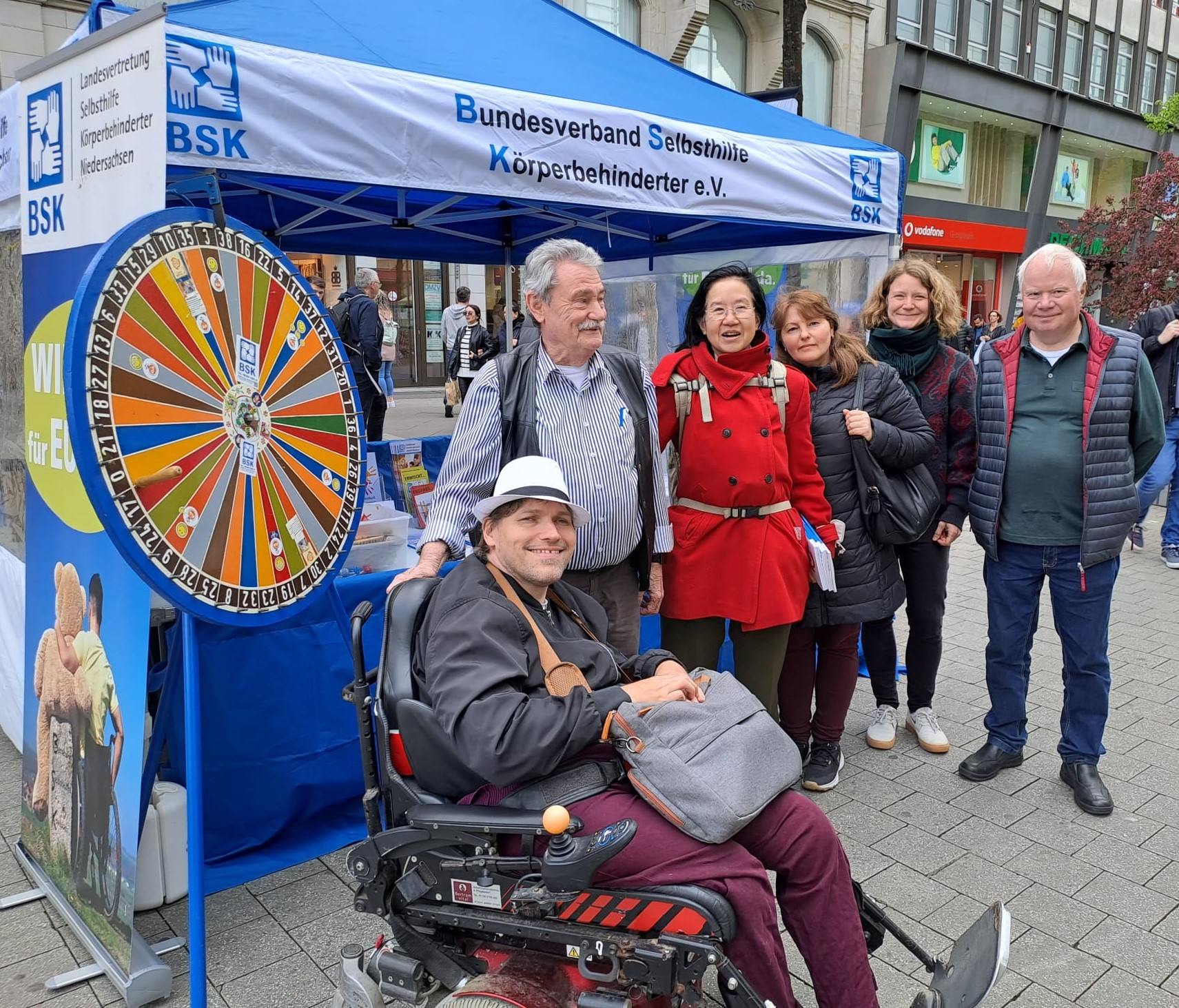 Die Teams des BSK und Kulturschlüssel Niedersachsen am Info-Stand