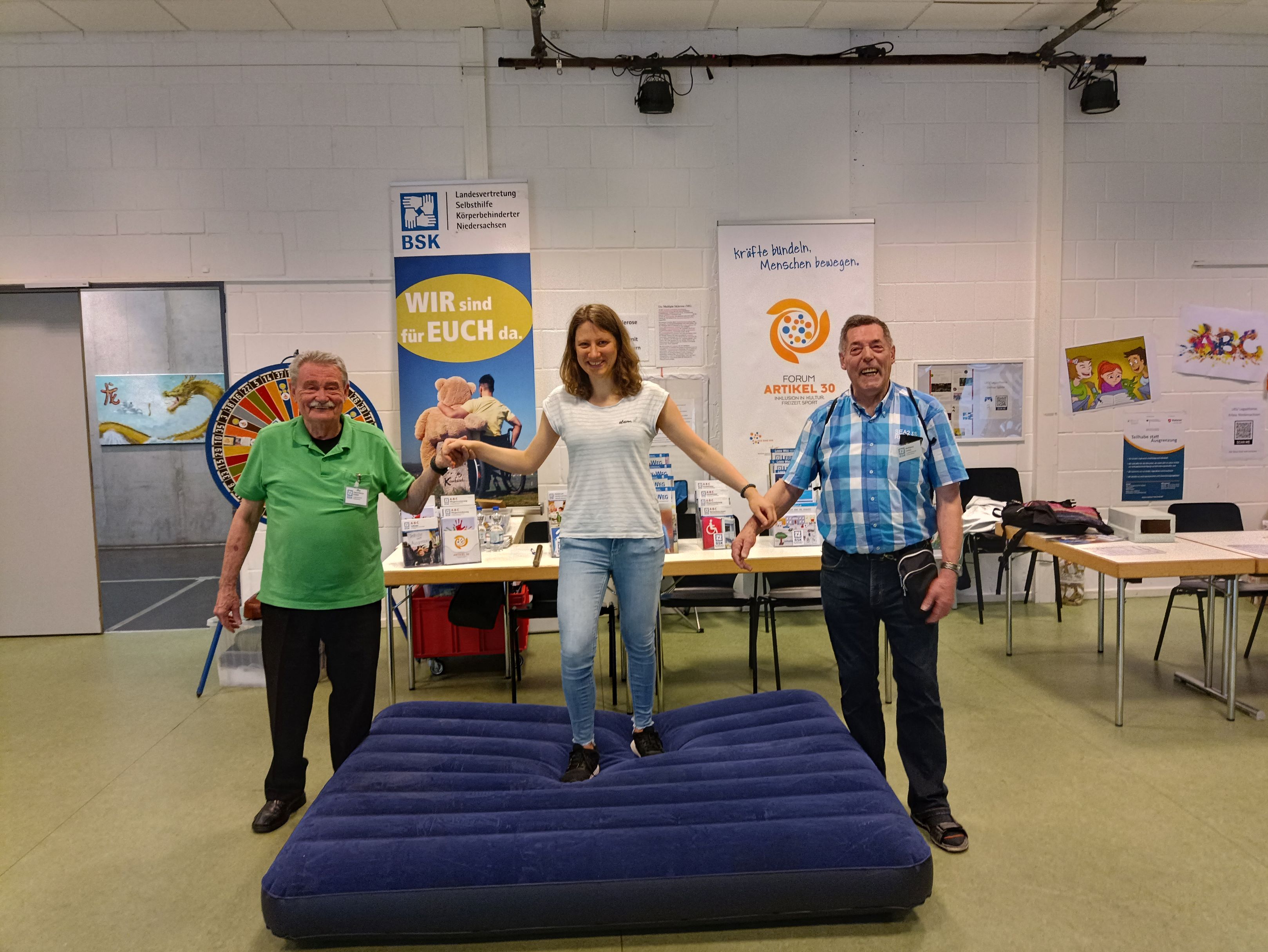 Das Team des BSK mit der Geschäftsstellenleitung des Forum Artikel 30, Pauline Kleier